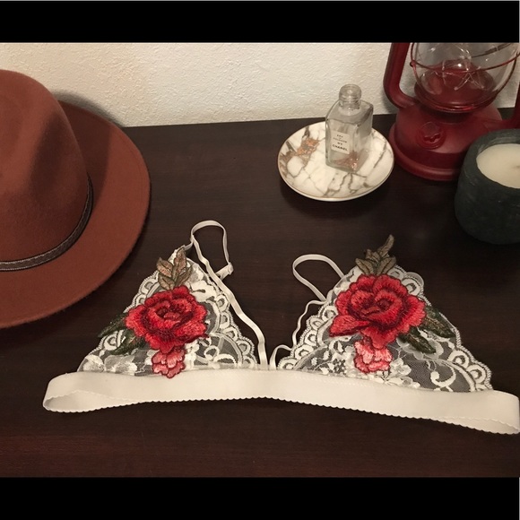 Other - NWOT Embroidered Lace Bralette
